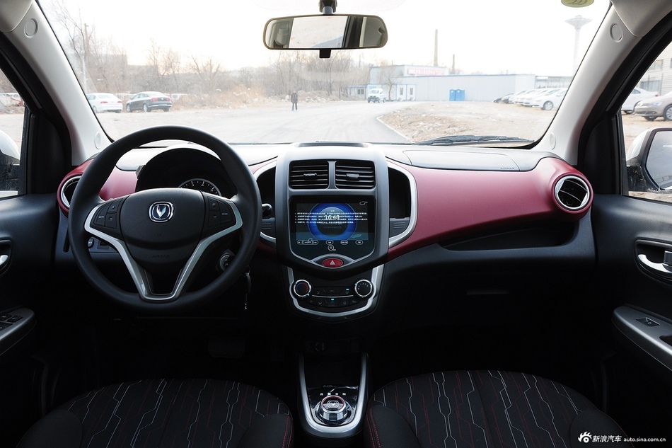 2014款奔奔1.4L自动尊贵天窗型