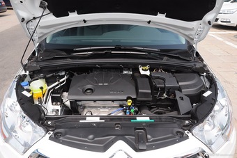 2015款雪铁龙C4L 1.8L自动尊贵型