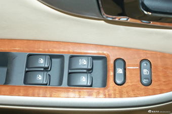 2013款凯越1.5L自动尊享型图片