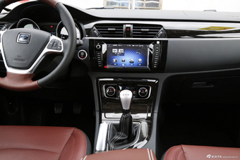 2015款众泰T600 2.0T手动尊贵型 家用版