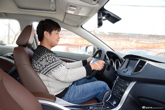 2016款奔腾B90 1.8T自动尊贵型十周年纪念版