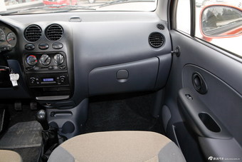 2012款乐驰1.0P-TEC手动活力型