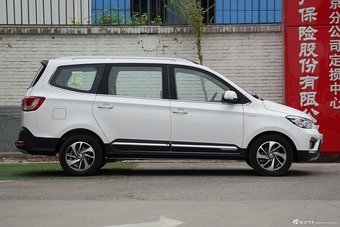 2016款五菱宏光S1 1.5L手动尊享型