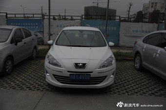 2011款东风标致408 2.0L自动舒适版图片