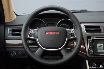 2015款哈弗H8 2.0T两驱豪华型