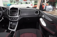 2015款 宝骏560 1.8L手动舒适型
