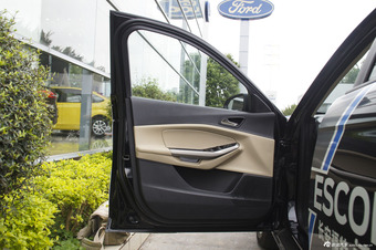 2015款福睿斯1.5L手动舒适型