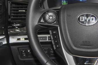 2016款比亚迪S7 2.0T自动旗舰型Plus