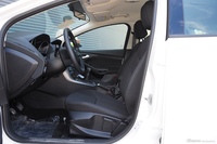 2015款福克斯两厢1.6L手动舒适型