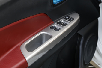 2015款奔奔1.4L手动尊贵型国5