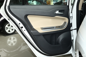 2014款福美来M5 1.6L手动时尚型