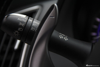 2014款英菲尼迪Q50 3.7L自动豪华运动版