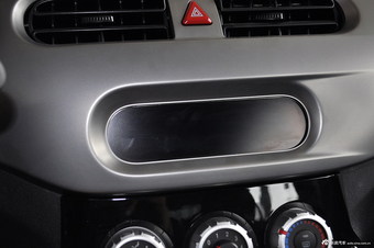 2012款中华H230 1.5自动天窗版