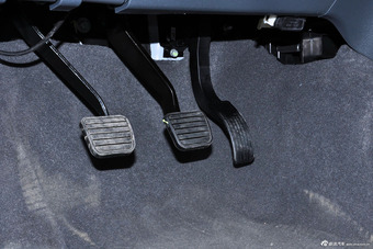 2014款风骏6 2.0T四驱领航型4D20B