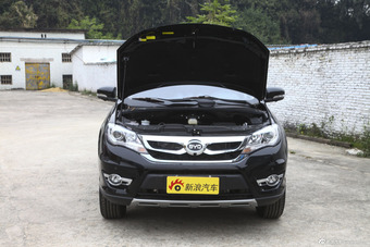 2015款比亚迪S7升级版1.5T手动尊贵型