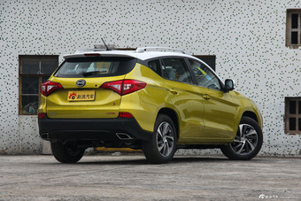 2016款比亚迪宋2.0TID自动尊贵型