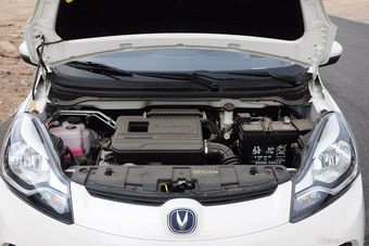 2014款奔奔1.4L自动尊贵天窗型