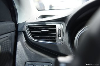 2015上海车展：奔腾B90