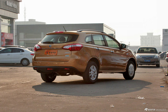 2015款启辰T70到店实拍