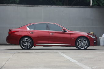 2015款英菲尼迪Q50L 2.0T自动运动版