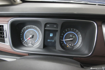 2014款GL8商务车2.4L自动LT豪华商务行政版