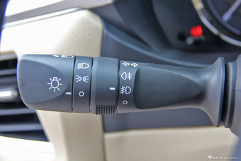 2014款卡罗拉1.6L手动GL-i真皮版