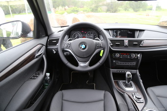 2014款宝马X1 xDrive20i X设计套装图片