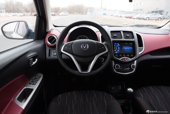 2014款奔奔1.4L手动天窗版