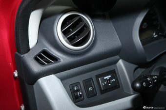 2013款奥拓1.0L手动实用型