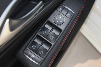 2015款奔驰CLA220 到店实拍