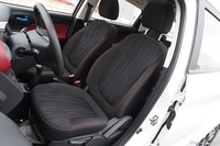 2014款奔奔1.4L手动天窗版