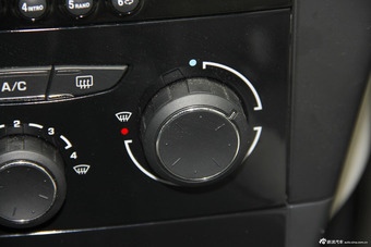 2013款世嘉三厢1.6L手动品尚型CNG