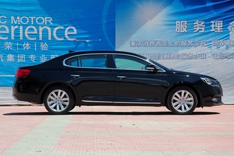 2015款荣威950 2.0T豪华行政版