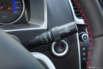 2015款吉利新帝豪三厢1.3T CVT向上版