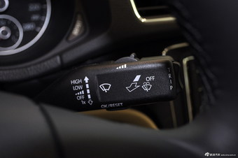 2014款 新帕萨特 1.8TSI DSG 尊荣版