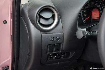 2015款玛驰1.5L自动易智版