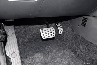 2016款北京BJ40L 2.3T自动四驱尊享版