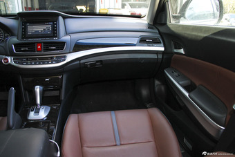 2014款歌诗图3.0L自动豪华导航版