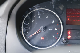 2015款东风风神L60 1.6L手动新动型