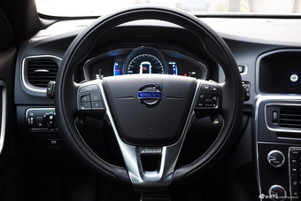 2015款沃尔沃V60 2.0T T5智雅个性运动版