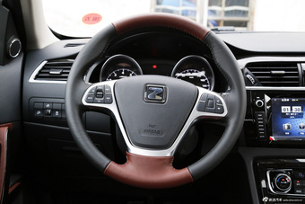 2015款众泰T600 2.0T手动尊贵型 家用版