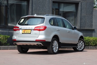 2015款哈弗H8 2.0T两驱豪华型