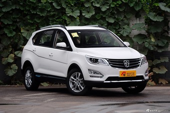 2015款 宝骏560 1.8L手动舒适型