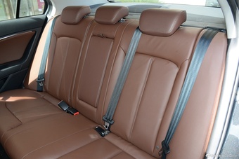 2016款奔腾B90 1.8T自动尊贵型十周年纪念版