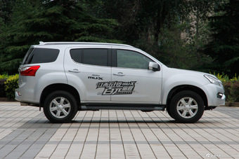 2015款五十铃mu-X 3.0T自动四驱尊享型