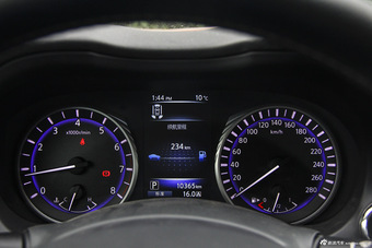 2015款英菲尼迪Q50L 2.0T自动豪华型