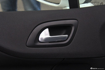 2013款雪铁龙C4L 1.6THP自动劲智版