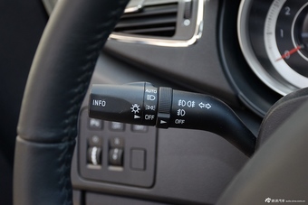 2016款奔腾B90 1.8T自动尊贵型十周年纪念版