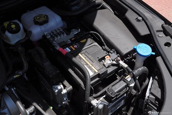 2015款荣威950 2.0T豪华行政版