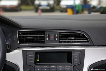 2015款凌渡1.4T手动风尚型230